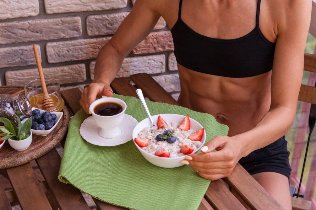 Almorzo saudable con control de calorías para adelgazar